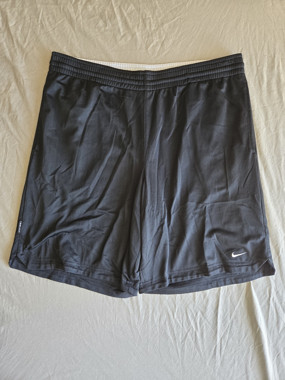 Nike Men’s Black Athletic Dri-Fit Mesh Shorts Small White Swoosh